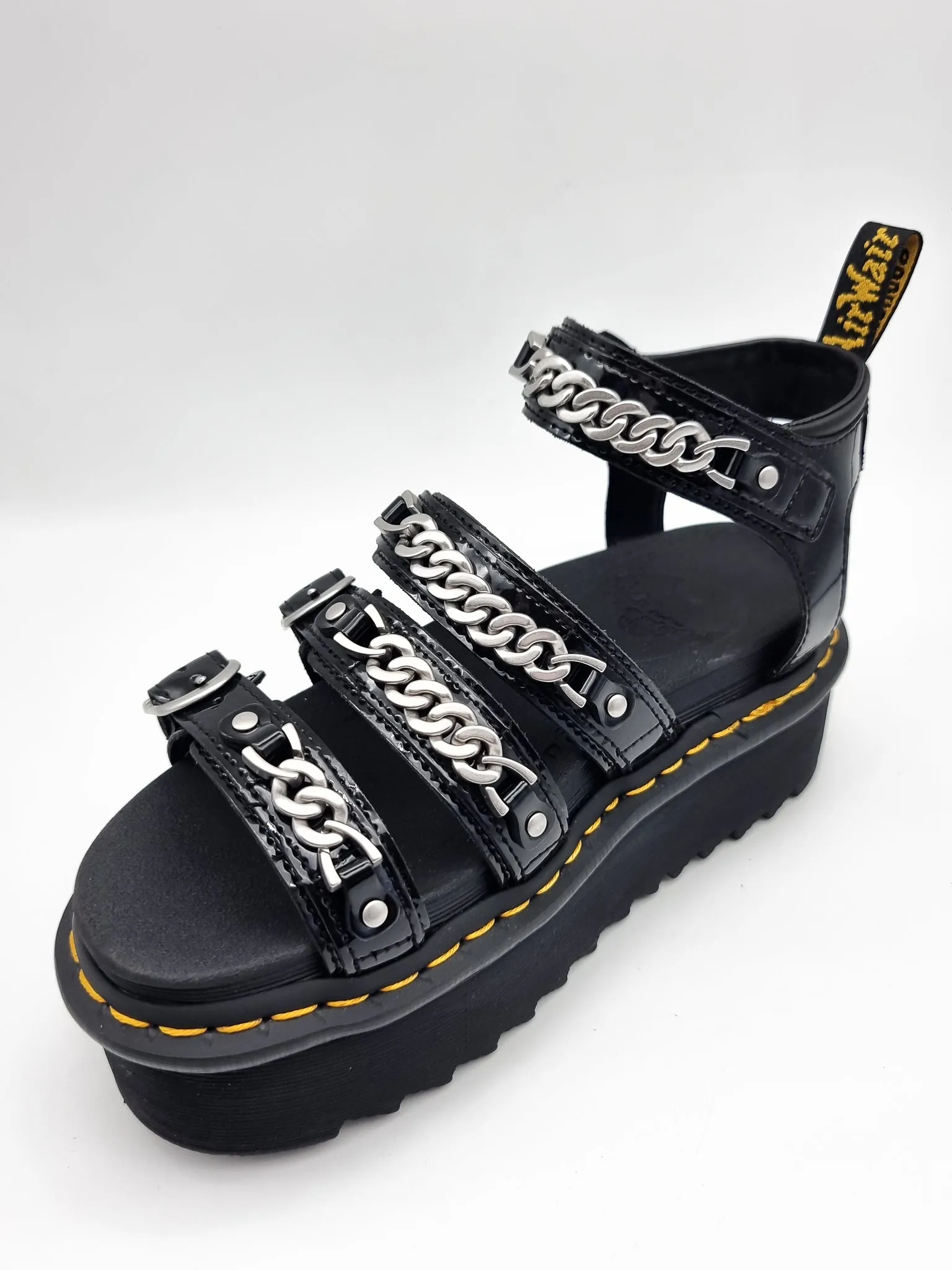 DR. MARTENS BLAIRE II QUAD CHAIN