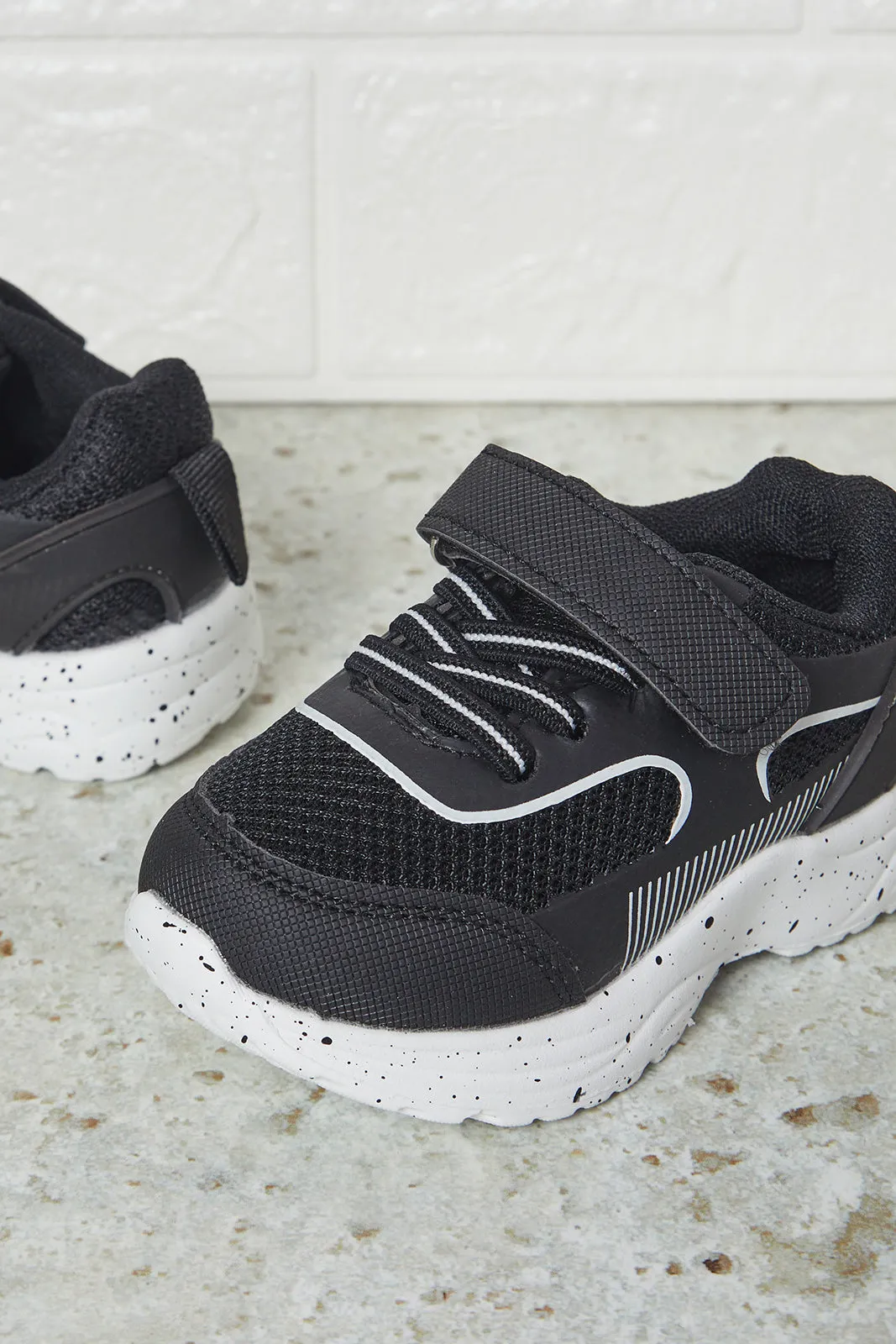 Infant Boys Black Textured Trainer